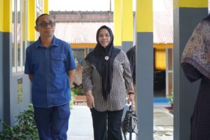 Kunjungan Kerja Ketua PKK Rahmawati Muhammad Sinen dan Komisi IV DPRD Malut ke SMA Negeri 1 Tidore: Tinjau PPDB, Usul Perpanjangan Pendaftaran, dan Soroti Kualitas Sekolah Gratis