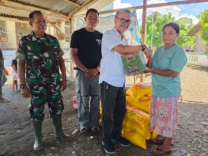 Anggota DPRD Halut Kunjungi Warga Terdampak Puting Beliung di Togasa, Minta Pemda Segera Turun Tangan