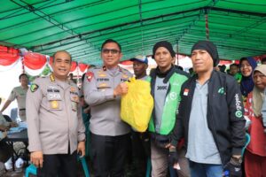 Hari Bhayangkara ke-79: Polda Malut Gelar Bakti Sosial, Ratusan Ojol Terima Layanan Kesehatan Gratis dan Sembako