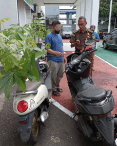 Tegakkan Hukum, Polres Ternate Limpahkan Tersangka Kasus Pencurian ke Kejari Ternate Beserta Barang Bukti