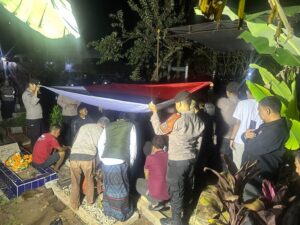 Kapolri Anugerahkan Pangkat Aipda Anumerta kepada Bripka Cecep yang Gugur Saat Bertugas di Garut