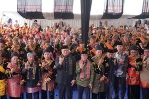 Pemkab Tanah Datar Kukuhkan 37 Pangulu di Nagari Barulak, Perkuat Adat Minangkabau dan Persatuan Masyarakat