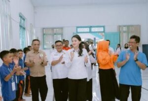 Kunjungi Sentra Wasana Bahagia, Gubernur Sherly Tegaskan Pentingnya Disiplin dan Kejujuran