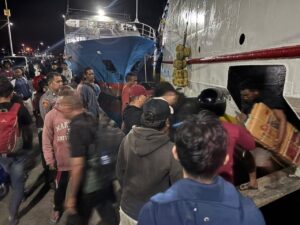 Antisipasi Gangguan Kamtibmas, Polsubsektor Bastiong dan KPLP Gencarkan Razia di Pelabuhan Ternate