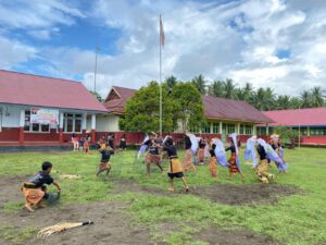 Tarian “Koseha Gamhuku Loto Oci” Lahir dari Program Penguatan Ormawa Seba Unkhair