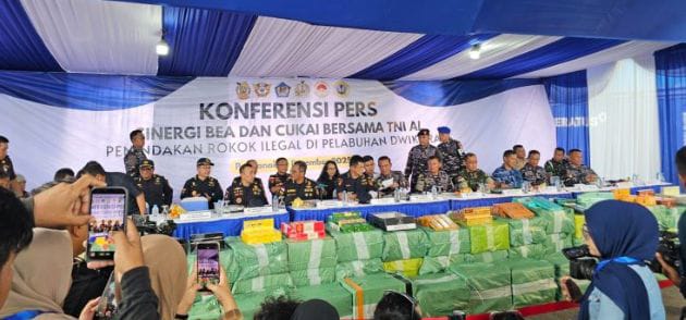Bea Cukai Amankan Rokok Ilegal Impor Asal Kamboja di Pelabuhan Dwikora Pontianak