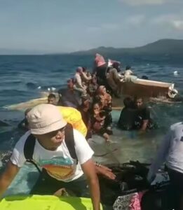 Detik-detik Kapal Penumpang Mengalami Kecelakaan Laut di Perairan Bibinoi Halsel