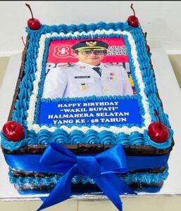 Penuh Kehangatan Keluarga, Wakil Bupati Halmahera Selatan Rayakan Ulang Tahun ke-58 di Kediaman Pribadi