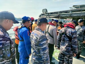 Hari Ketiga Operasi SAR, ABK KM Lanang Jaya Belum Ditemukan akibat Cuaca Buruk