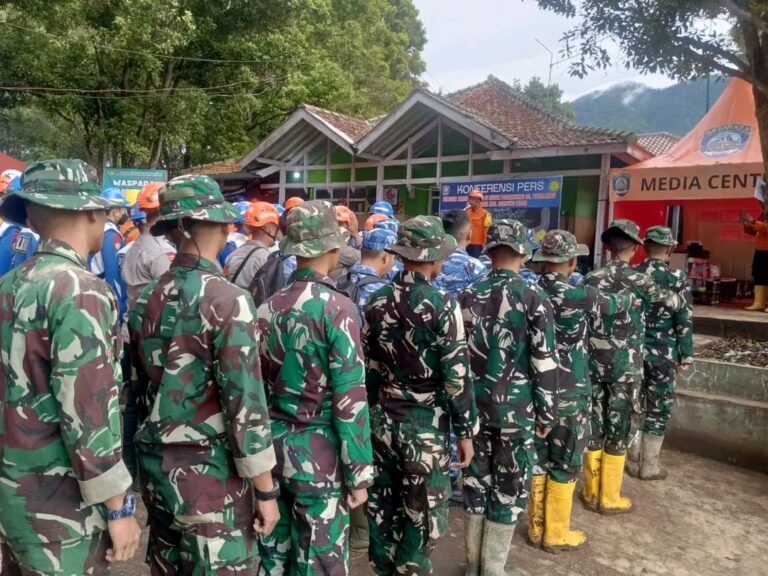 Korpasgat Tetap Siaga, Operasi SAR Longsor Bandung Barat Berlanjut hingga Hari ke-12