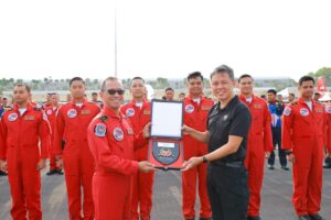 Jupiter Aerobatic Team Terima Kunjungan Menhan Singapura di Changi Air Base