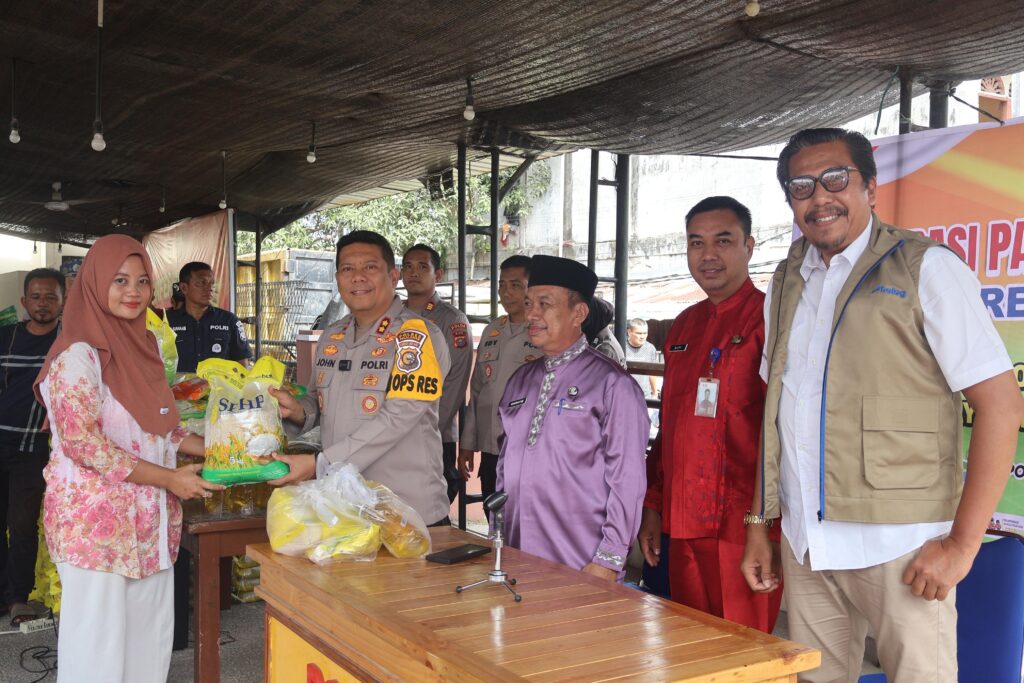 Operasi Pasar Murah: Warga Pelalawan Antusias Belanja Bahan Pangan