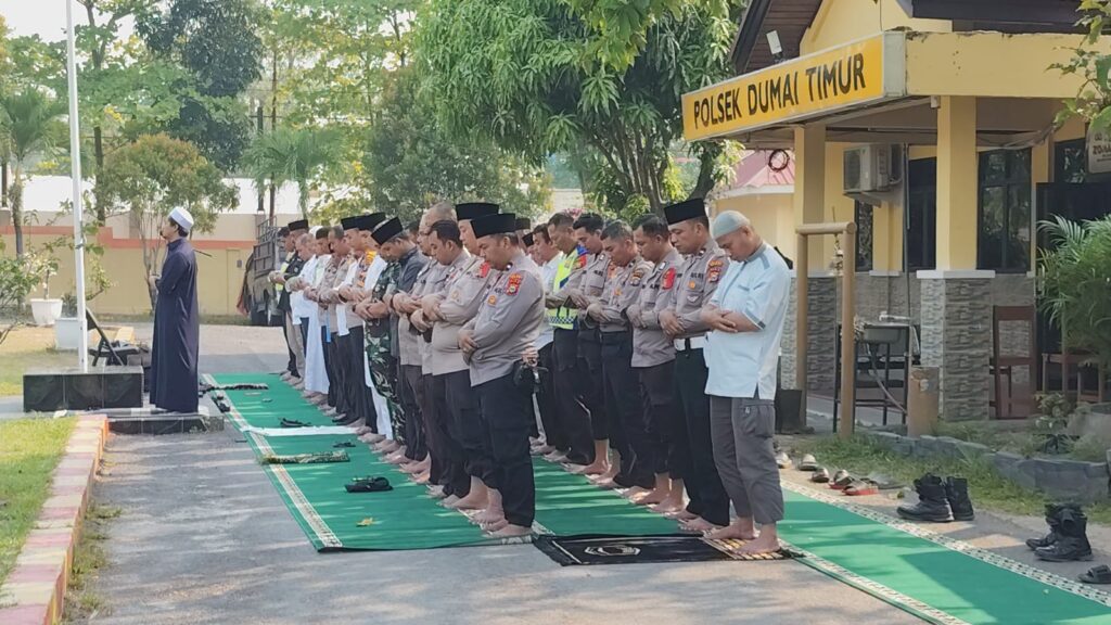 Salut ! Polsek Dumai Timur Gelar Sholat Istisqo’ Untuk Mendapatkan Rahmat Serta Pertolongan Allah SWT Di Tengah Krisisnya Air