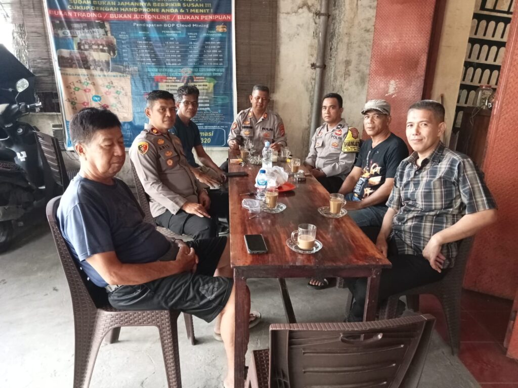 Perkuat Sinergitas, Kapolsek Mariso Kompol Aris Gelar Silaturahmi Bersama FKPM di Warkop Exel