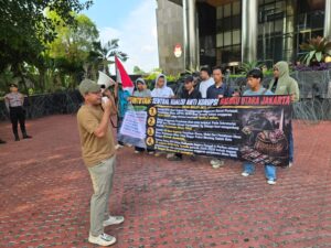 Aksi Sentral Koalisi Anti Korupsi Maluku Utara Jakarta (SKAK-MALUT-JKT) Di Gedung KPK Jakarta Pusat, Menyoroti SPPD Fiktif DPRD Kota Ternate 